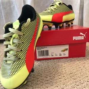Puma Spirit FG Jr kids soccer cleats